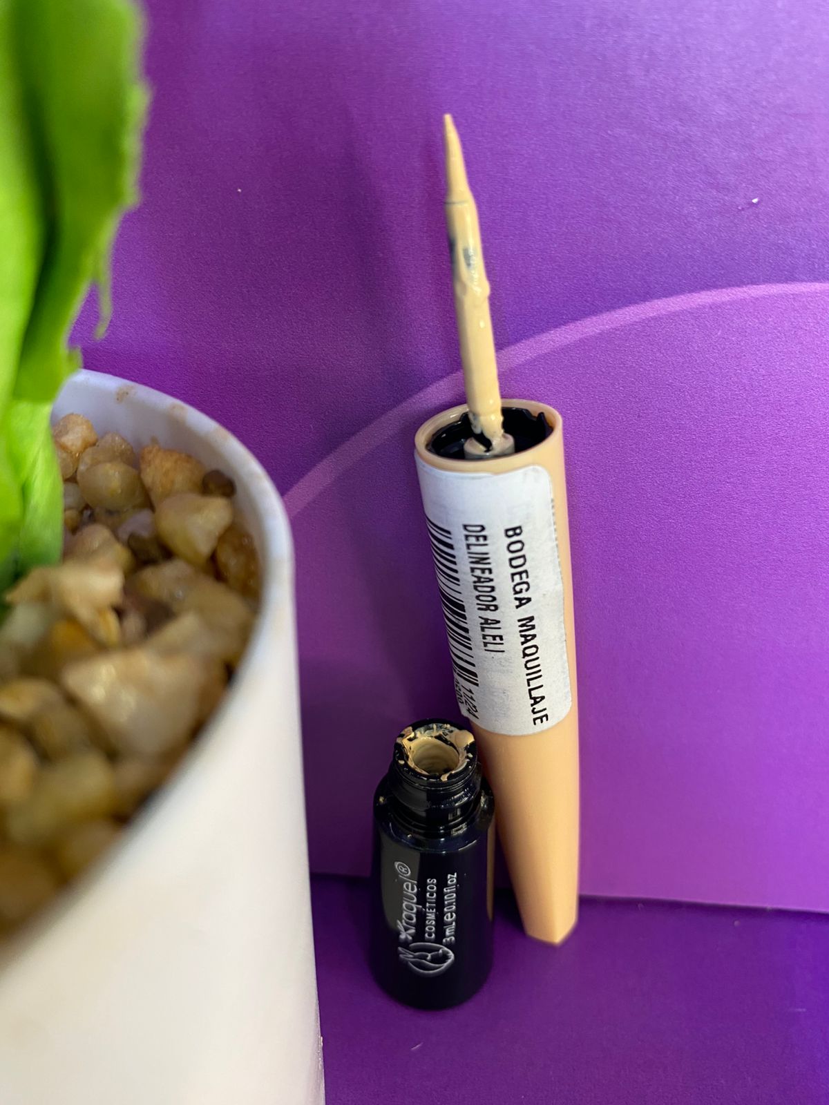 DELINEADOR DE OJOS SERUM