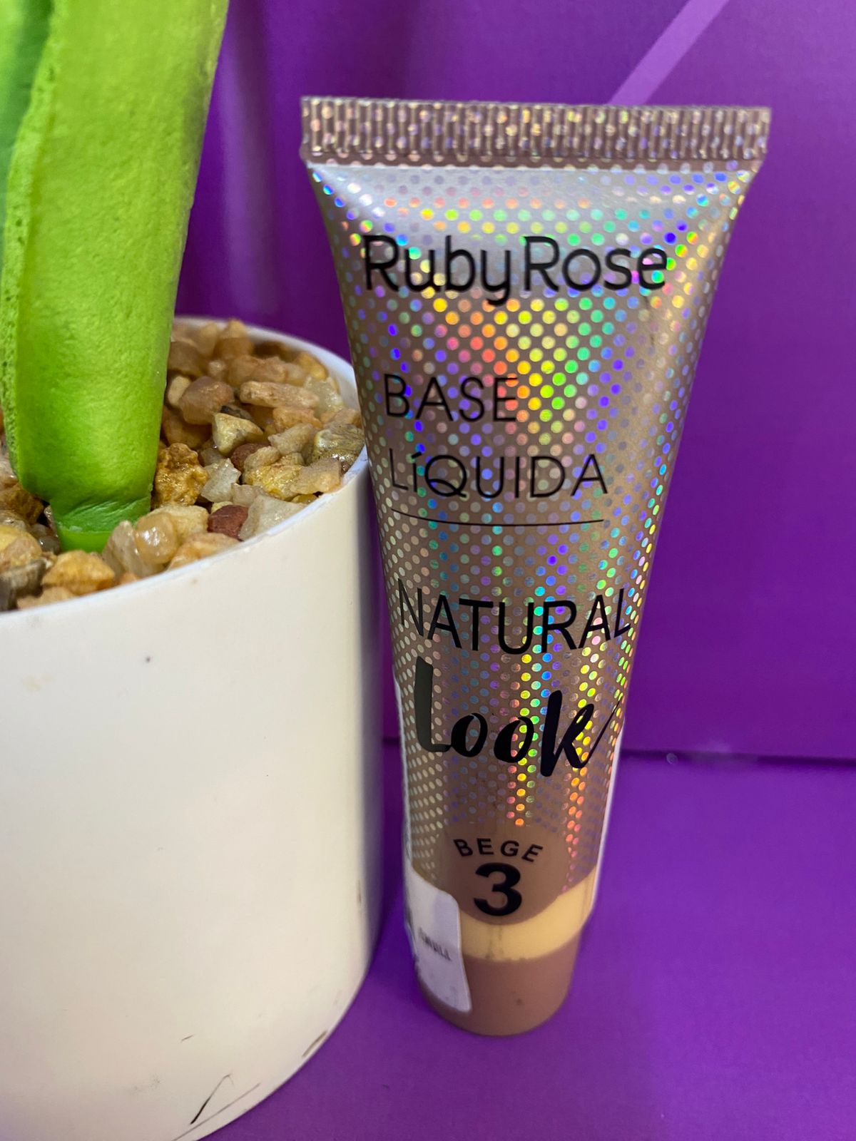 BASE NATURAL LOOK RUBY ROSE