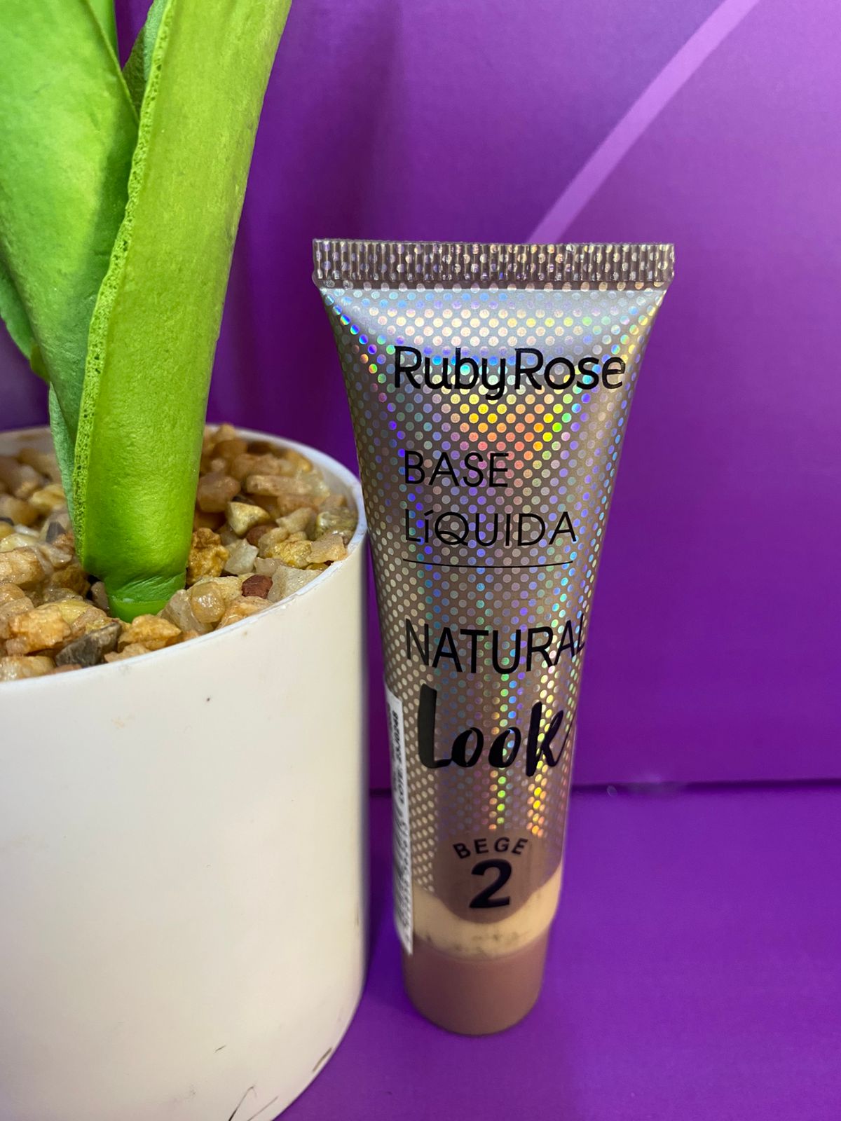 BASE NATURAL LOOK RUBY ROSE
