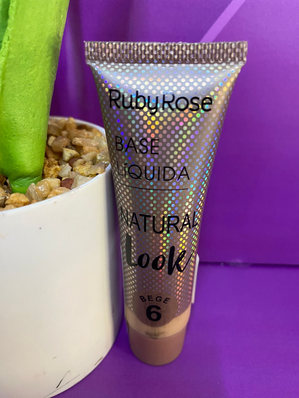 BASE NATURAL LOOK RUBY ROSE